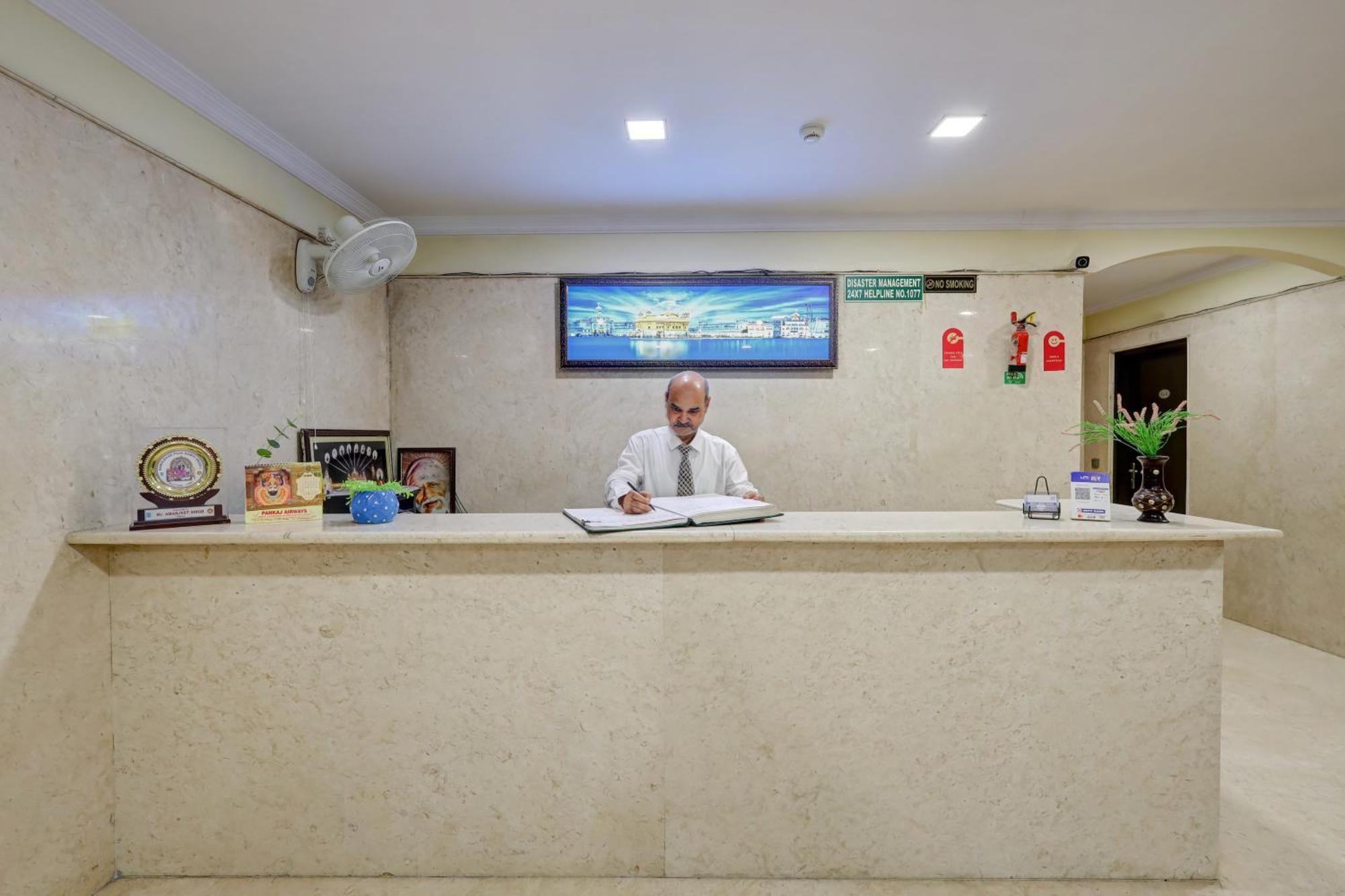 Hotel Singh Palace Delhi  Ngoại thất bức ảnh